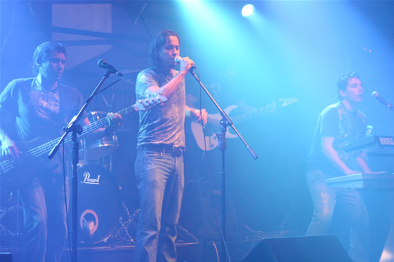 los ultimos heroes voce may 07